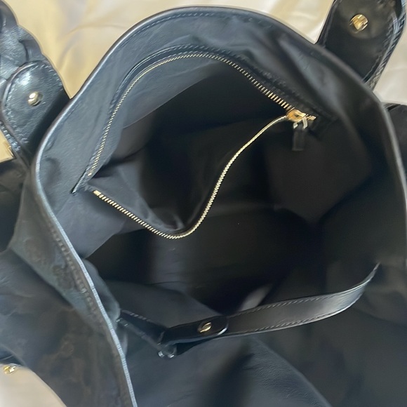 Black Gucci monogram shoulder bag - Picture 6 of 7
